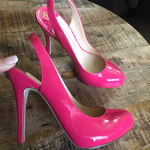 Ivanka Trump Shoes - Ivanka Trump pink pumps